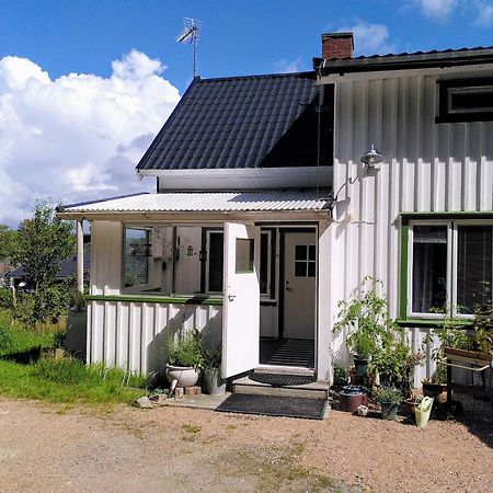 Laegenhet Naturnaera I Henån Exteriér fotografie